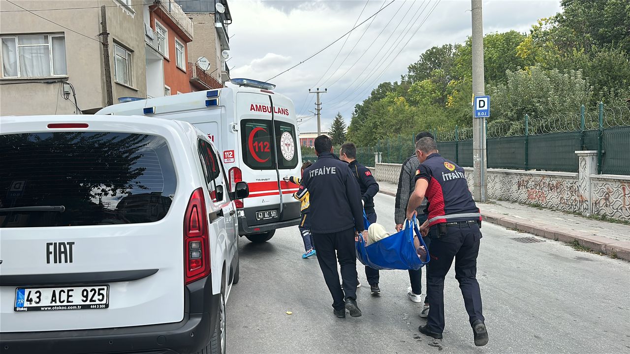 Yalnız yaşayan adam evinde düştü… Ekipler pencereden girdi