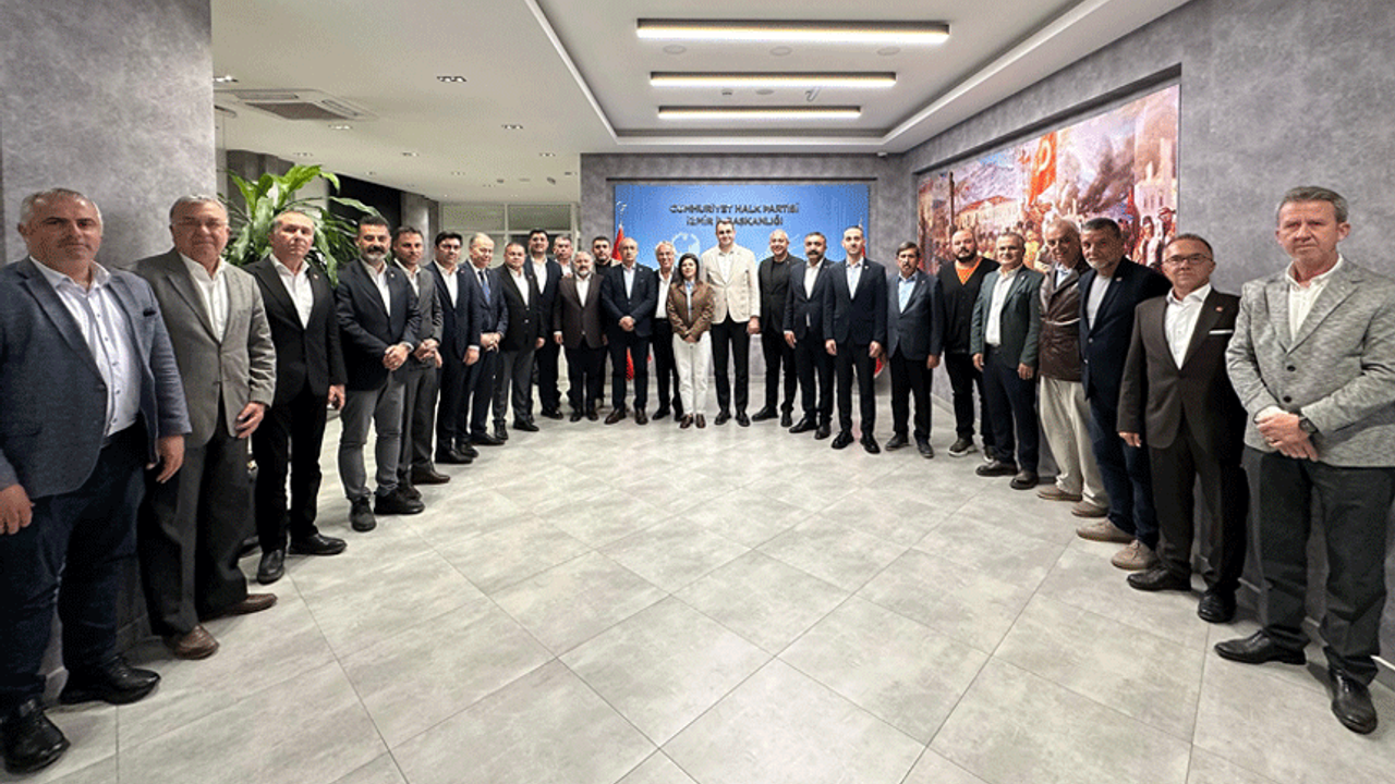 CHP İzmir’de ilçe başkanlarıyla ilk zirve: Neler konuşuldu?