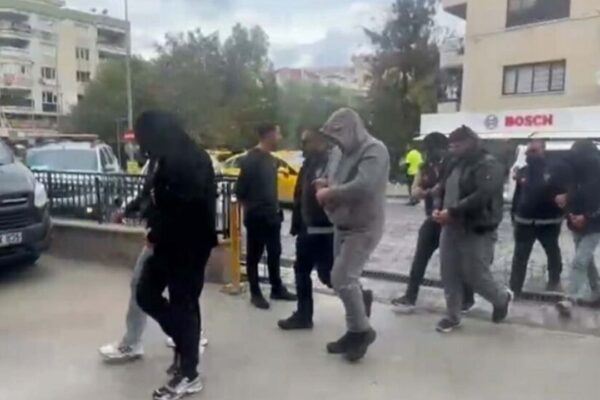 Fuhuş baskını: 18 kadın kurtarıldı! Fuhuş baskını: 18 kadın kurtarıldı!