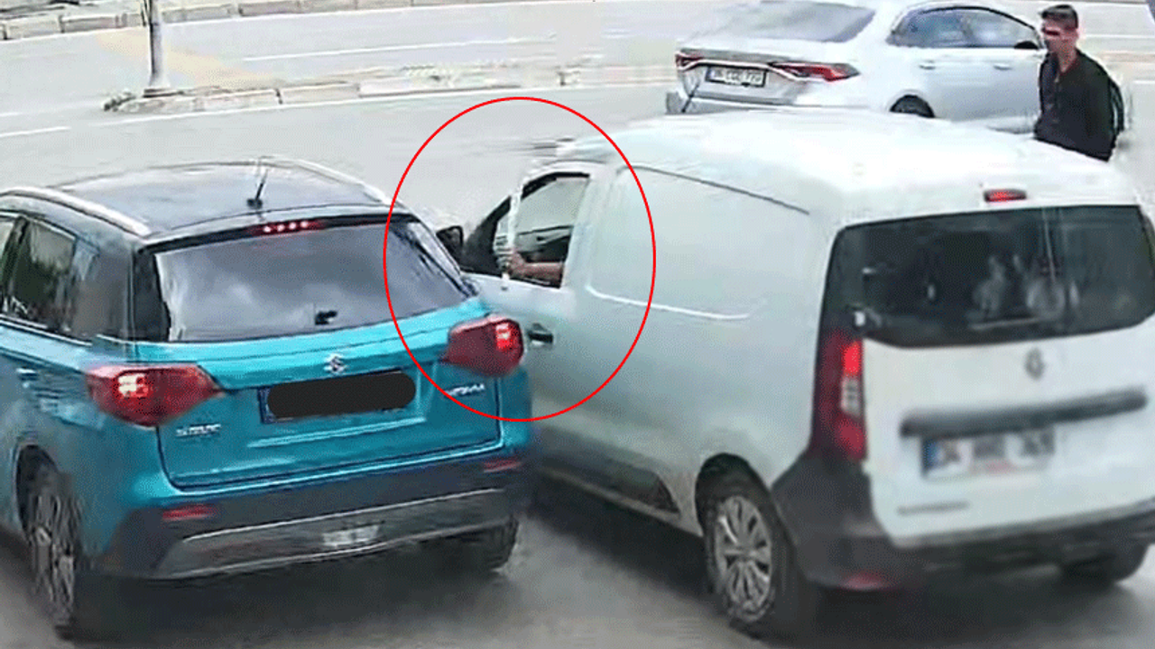 Trafikte dehşet anları: Beyzbol sopasıyla saldırdılar”