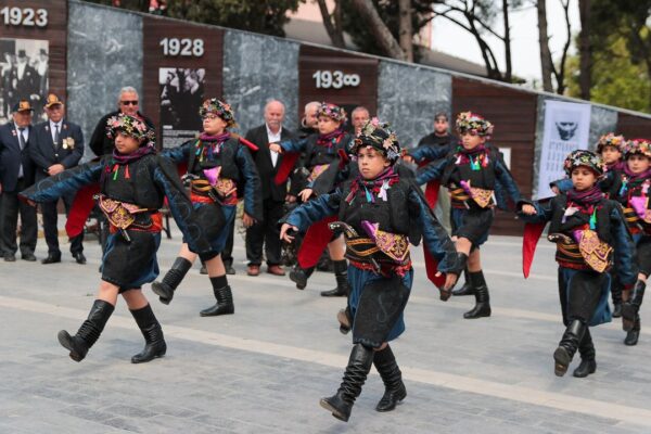 Atatürk’ün Aliağa’ya gelişinin 92’nci yılı kutland...