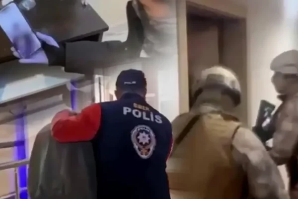 Çocuk istismarı ve yasa dışı bahis ağına 13 ilde o...