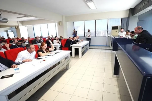 Menderes’te AK Parti’den milyarlık borç çıkışı… Çi...