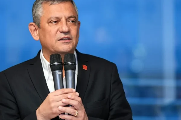 Özgür Özel’den Konak’ta mesaj seli!