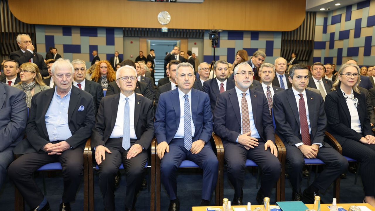 İzmir’de kritik zirve: Çalışma hayatı için ortak akıl buluşması