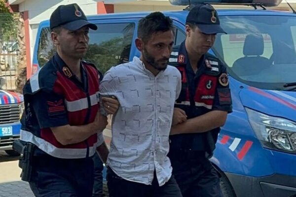 Aydın’da sopalı kavga kanlı bitti: 2 arkadaş... Aydın’da sopalı kavga kanlı bitti: 2 arkadaş...